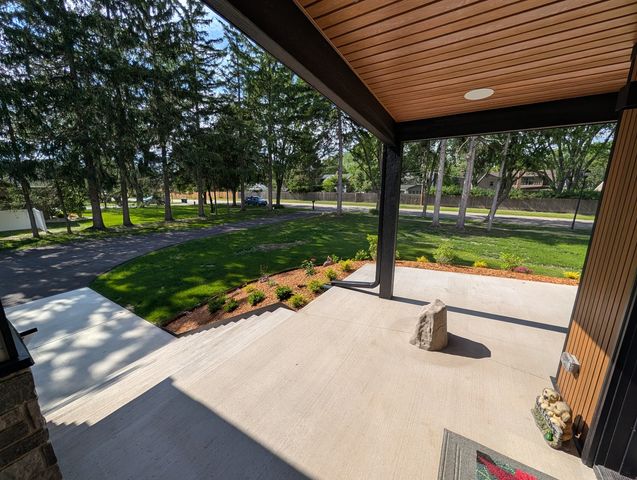 675 W Gilbert Road, Palatine, IL 60067