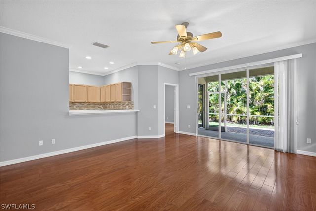 599 Crossfield CIR 35, Naples, FL 34104