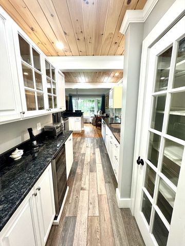 43 White Oaks Rd, Laconia, NH 03246