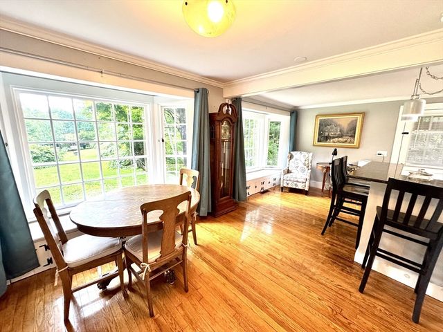 43 White Oaks Rd, Laconia, NH 03246