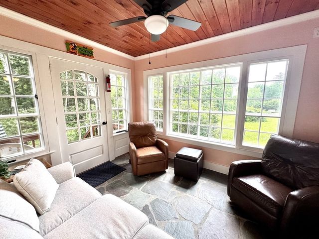 43 White Oaks Rd, Laconia, NH 03246