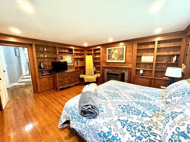 43 White Oaks Rd, Laconia, NH 03246