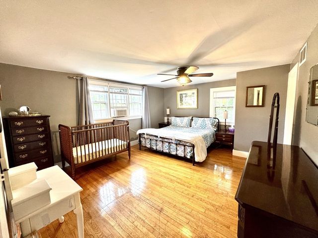 43 White Oaks Rd, Laconia, NH 03246