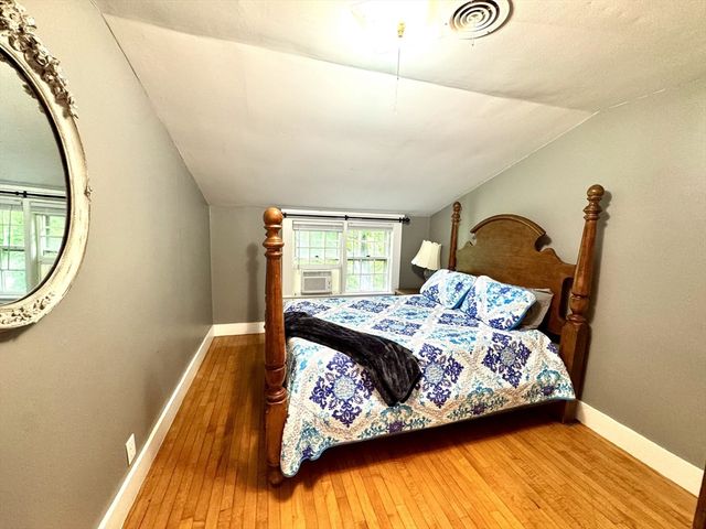 43 White Oaks Rd, Laconia, NH 03246