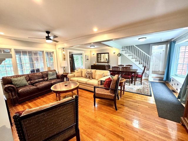 43 White Oaks Rd, Laconia, NH 03246