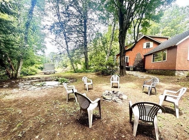 43 White Oaks Rd, Laconia, NH 03246