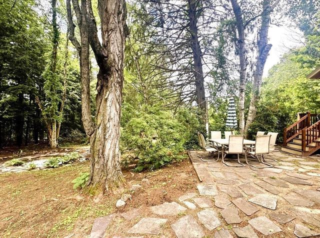 43 White Oaks Rd, Laconia, NH 03246