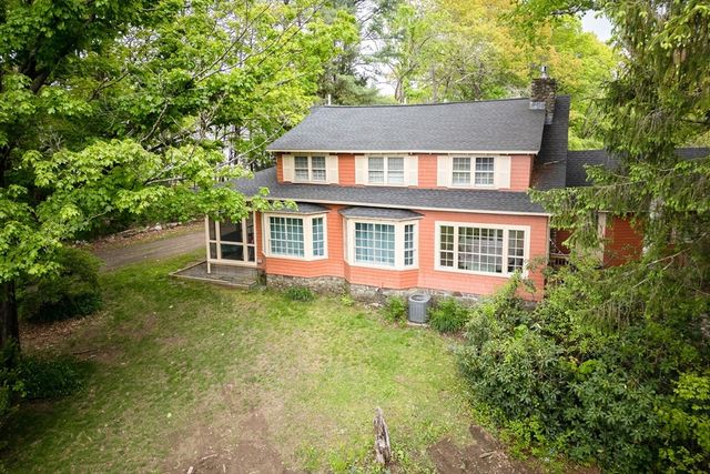 43 White Oaks Rd, Laconia, NH 03246