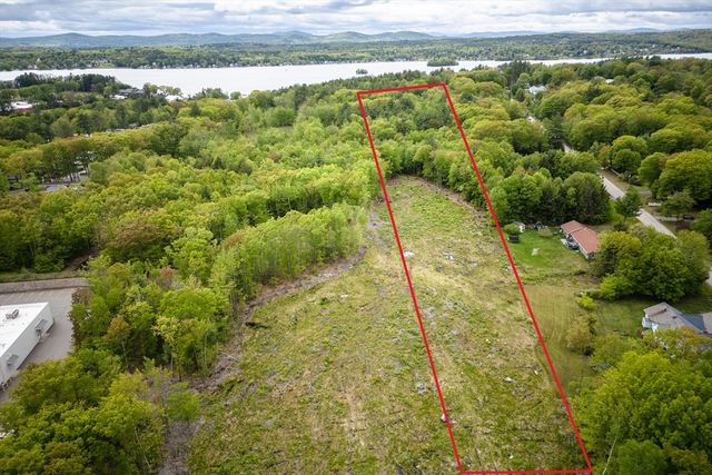 43 White Oaks Rd, Laconia, NH 03246