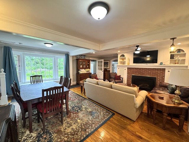 43 White Oaks Rd, Laconia, NH 03246