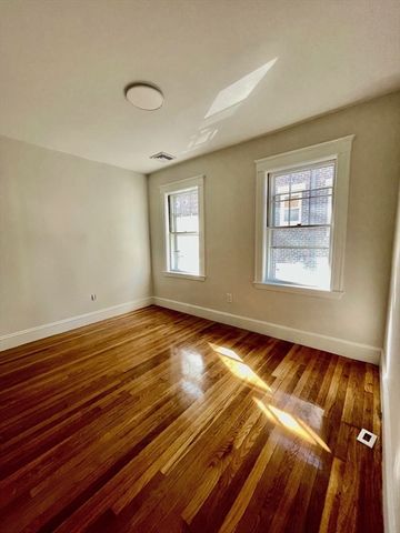 96 Walnut St 2, Brookline, MA 02445