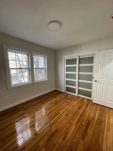 96 Walnut St 2, Brookline, MA 02445