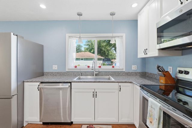 6521 Donna Drive, Fort Wayne, IN 46819
