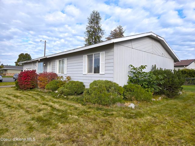 302 W 12th Ave, Post Falls, ID 83854