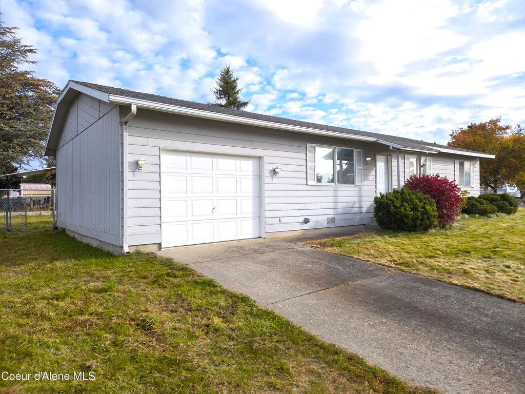 302 W 12th Ave, Post Falls, ID 83854