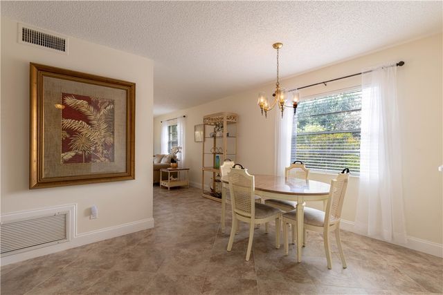 25 Vista Gardens Trail 201, Vero Beach, FL 32962