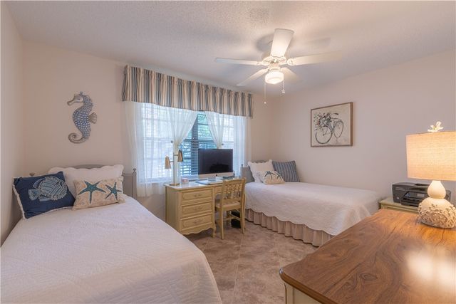 25 Vista Gardens Trail 201, Vero Beach, FL 32962