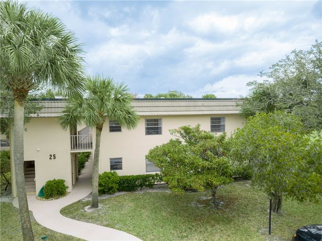 25 Vista Gardens Trail 201, Vero Beach, FL 32962