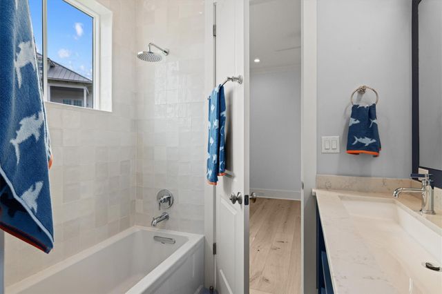 2602 E Seaside Drive, Galveston, TX 77550