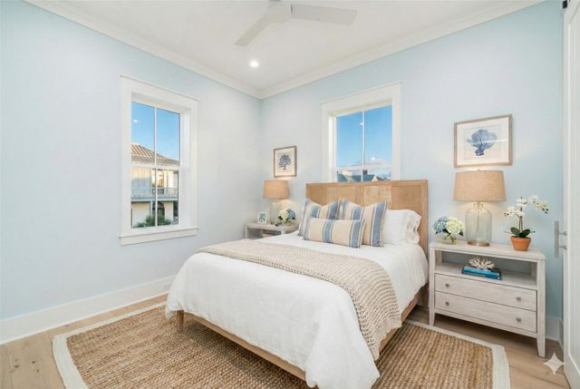 2602 E Seaside Drive, Galveston, TX 77550