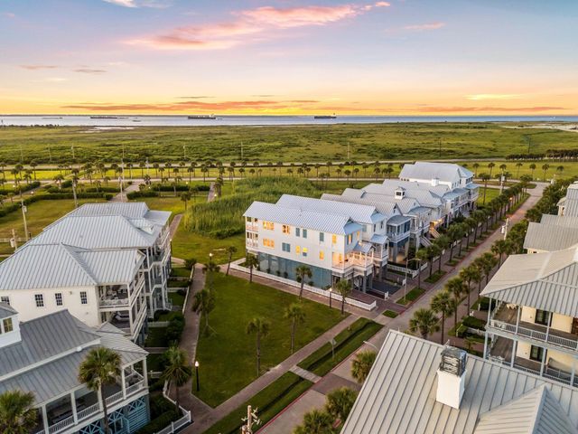 2602 E Seaside Drive, Galveston, TX 77550