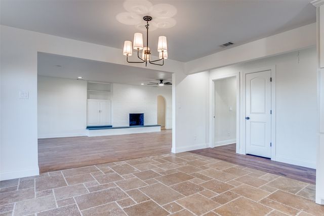 1024 W Apache Trail, Granbury, TX 76048