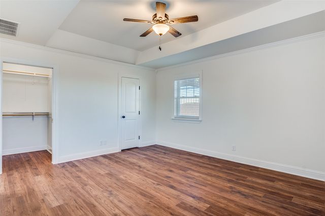 1024 W Apache Trail, Granbury, TX 76048