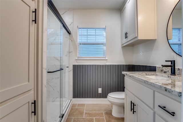 1024 W Apache Trail, Granbury, TX 76048