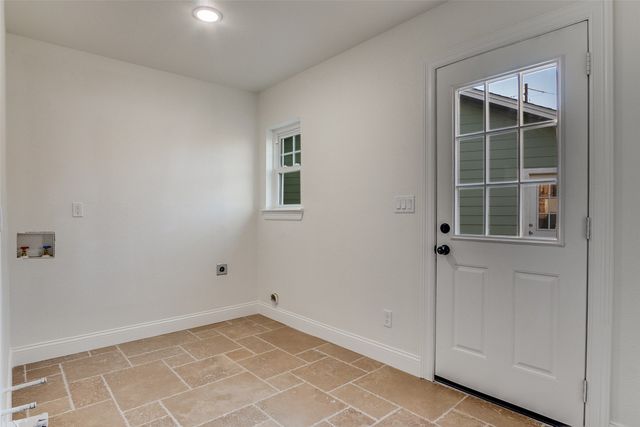 1024 W Apache Trail, Granbury, TX 76048