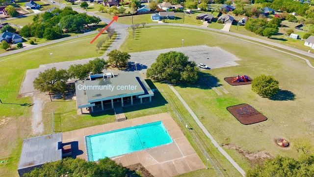 1024 W Apache Trail, Granbury, TX 76048