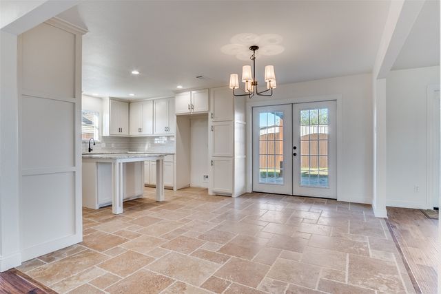 1024 W Apache Trail, Granbury, TX 76048