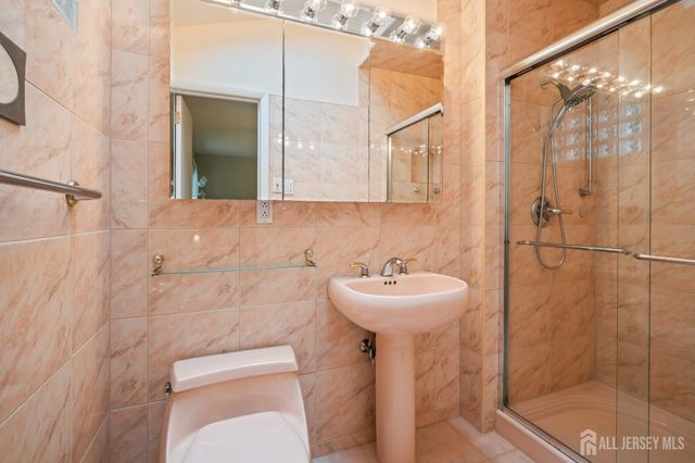 3 Vauxhall Road, East Brunswick, NJ 08816