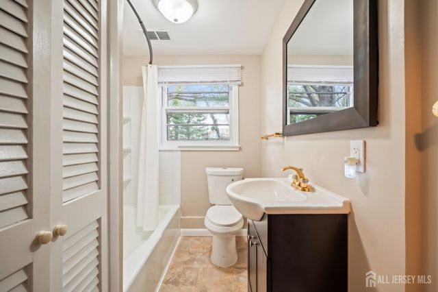 3 Vauxhall Road, East Brunswick, NJ 08816