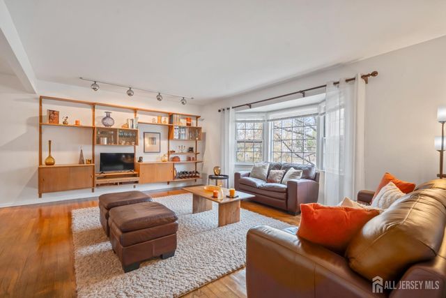 3 Vauxhall Road, East Brunswick, NJ 08816