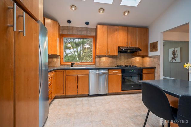 3 Vauxhall Road, East Brunswick, NJ 08816