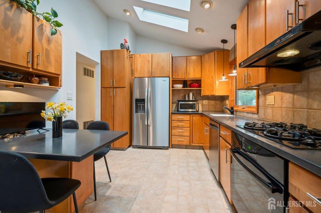 3 Vauxhall Road, East Brunswick, NJ 08816