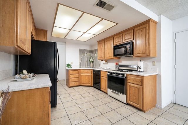 9771 Kaiser Court, Fontana, CA 92335