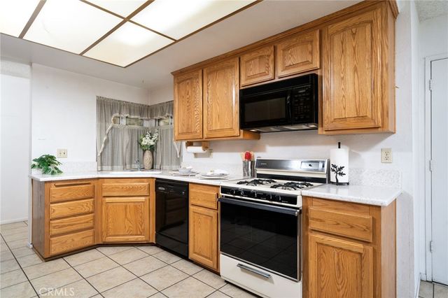9771 Kaiser Court, Fontana, CA 92335