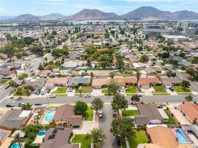 9771 Kaiser Court, Fontana, CA 92335