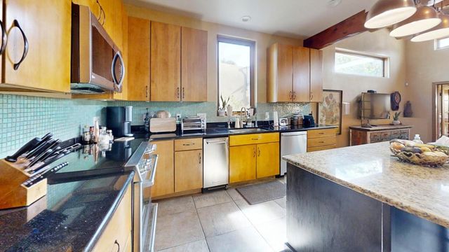 7722 Cedar Canyon Court NE, Albuquerque, NM 87122