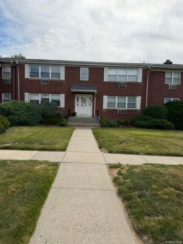 233 N Middletown Road D, Pearl River, NY 10965