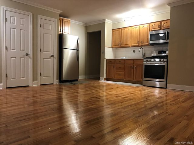 233 N Middletown Road D, Pearl River, NY 10965