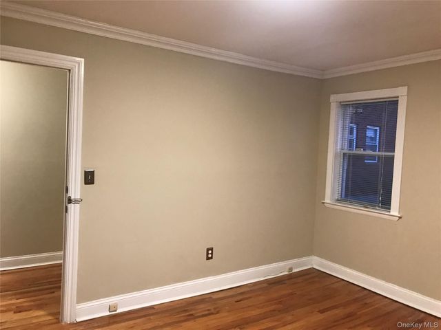 233 N Middletown Road D, Pearl River, NY 10965