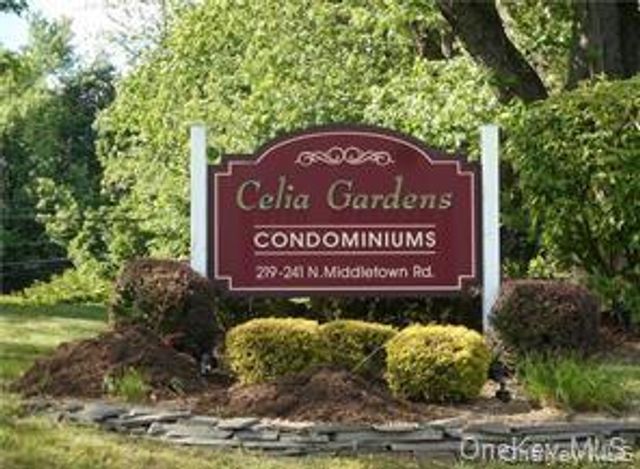 233 N Middletown Road D, Pearl River, NY 10965