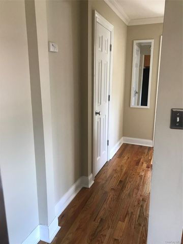 233 N Middletown Road D, Pearl River, NY 10965