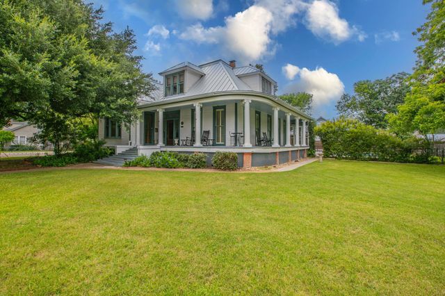 1109 Pecan ST, Bastrop, TX 78602