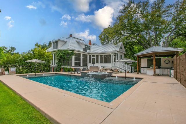 1109 Pecan ST, Bastrop, TX 78602