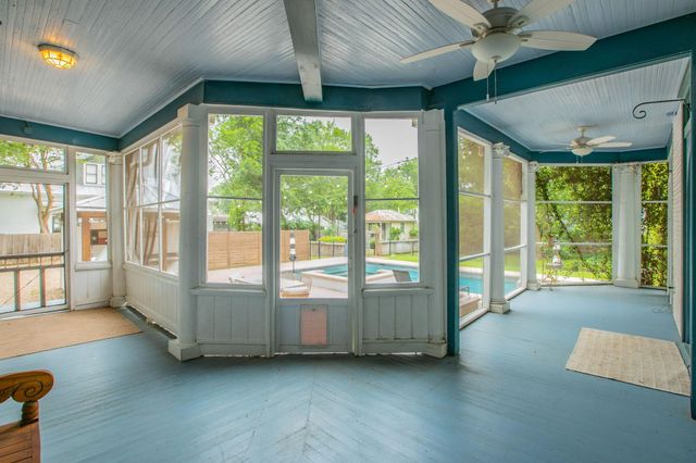 1109 Pecan ST, Bastrop, TX 78602