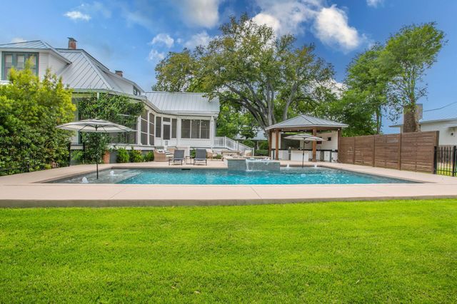 1109 Pecan ST, Bastrop, TX 78602