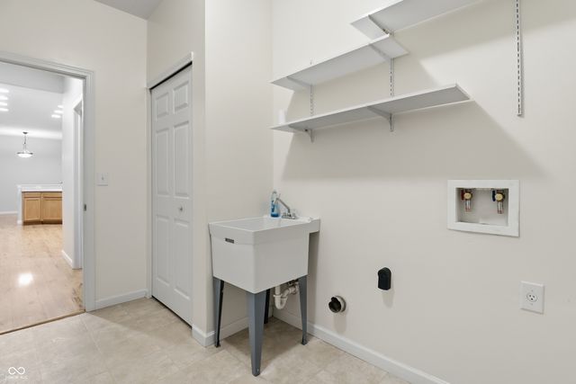 12145 Bubbling Brook Drive 400, Fishers, IN 46038